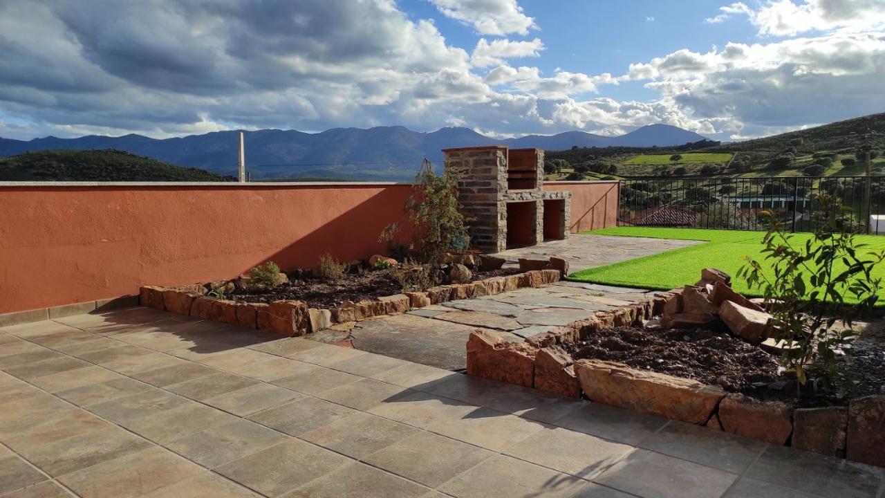 Casa Rural La Colmena Del Geoparque Navatrasierra Екстериор снимка
