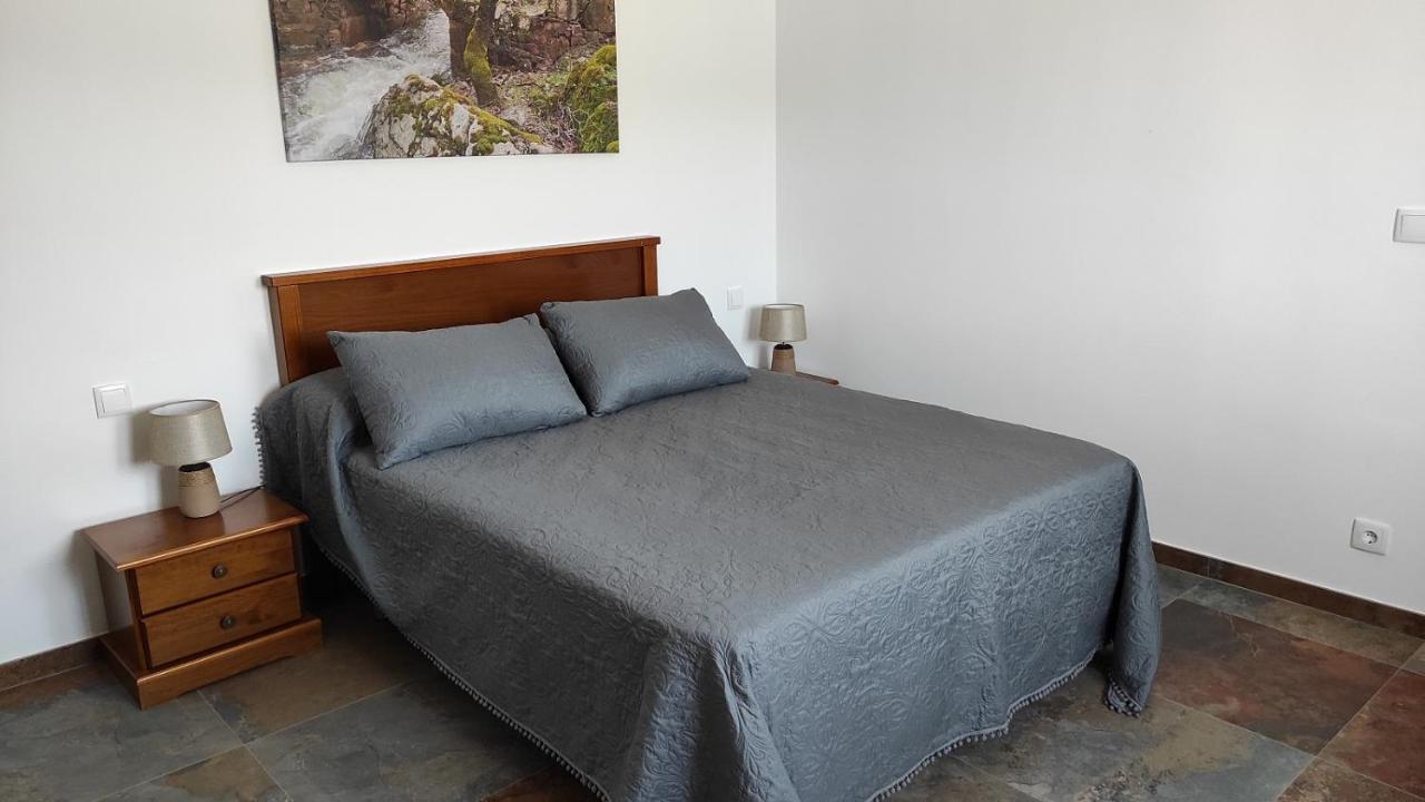 Casa Rural La Colmena Del Geoparque Navatrasierra Екстериор снимка