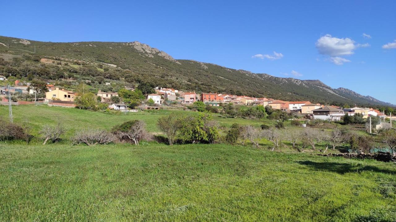 Casa Rural La Colmena Del Geoparque Navatrasierra Екстериор снимка