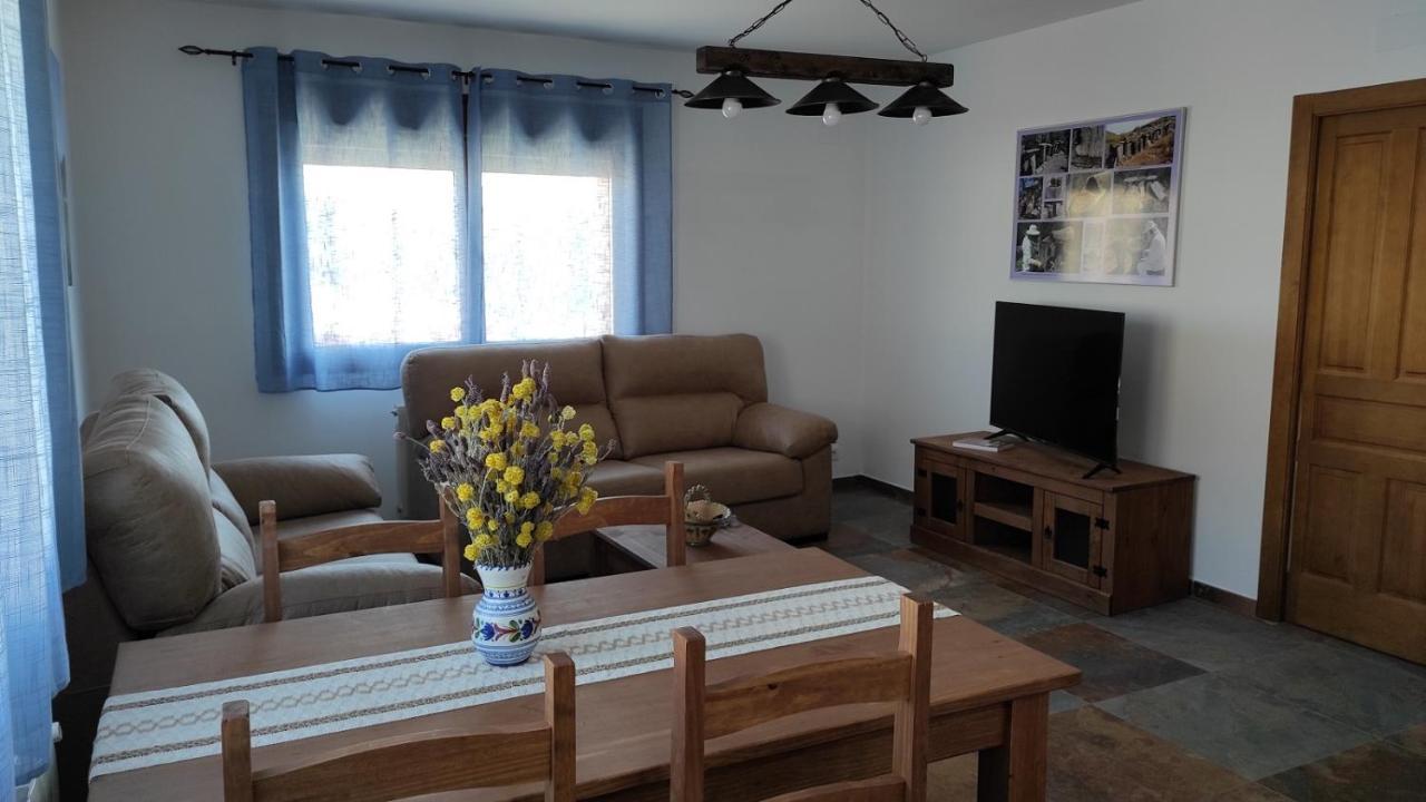 Casa Rural La Colmena Del Geoparque Navatrasierra Екстериор снимка